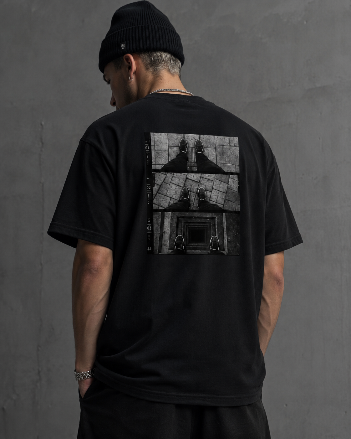 FLOOR DROP Oversized T-Shirt an maennlichem Model als NiZED Fit Check – KI-generierte Darstellung
