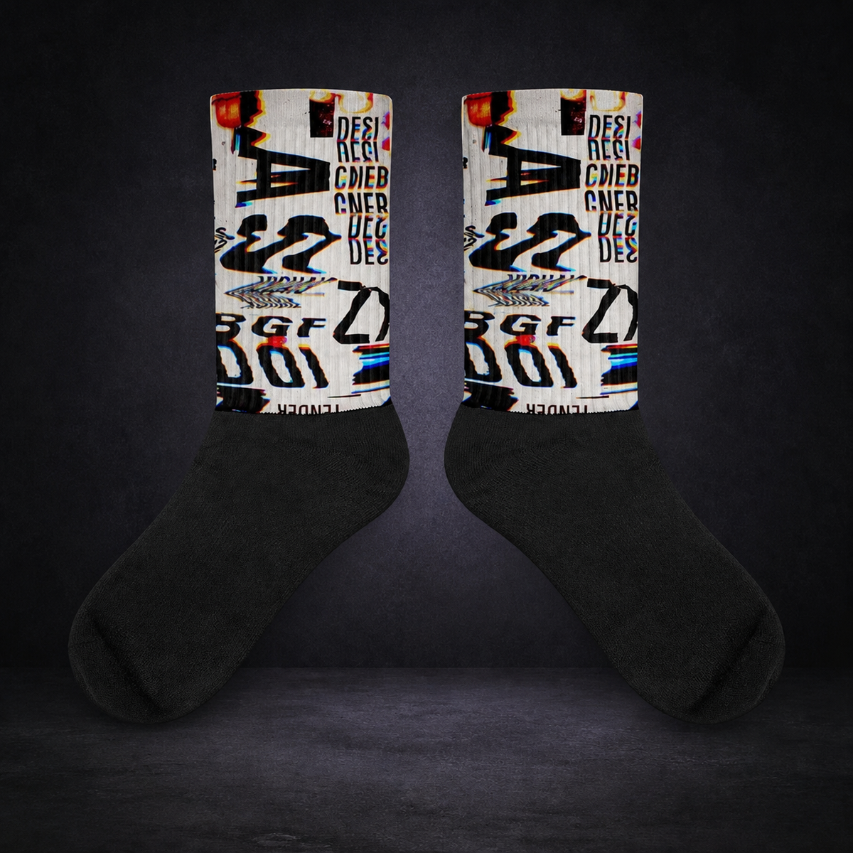 Gazeta Statement Socken – dunkles NiZED Kollektionscover