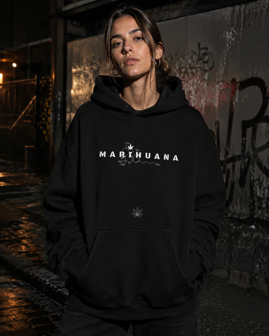 Marihuana Graphic Hoodie am weiblichen Model als NiZED Fit Check – KI-generierte Darstellung