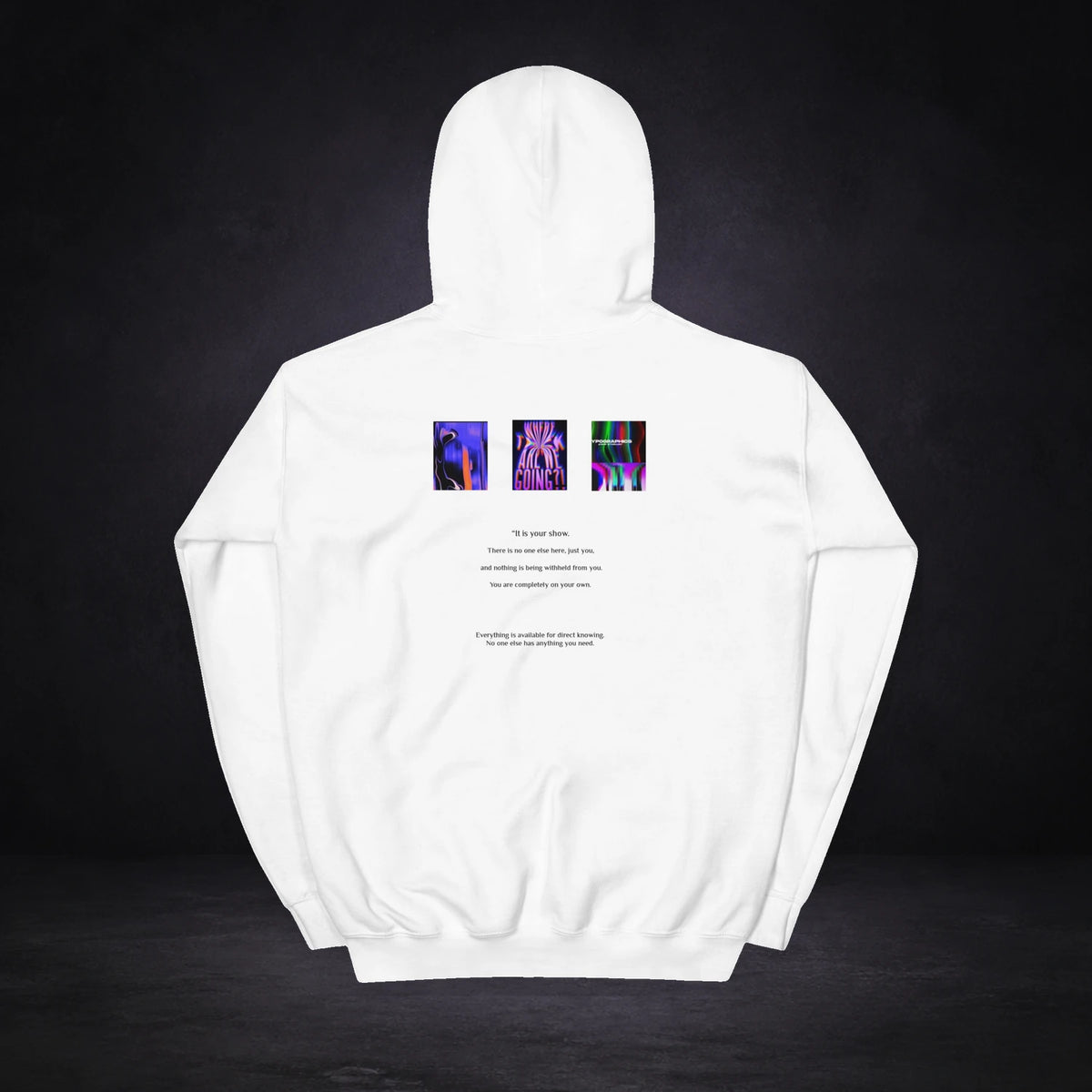 Illusion Graphic Hoodie Design 2 von NiZED, Rückansicht mit Designprint vor dunklem Betonhintergrund
