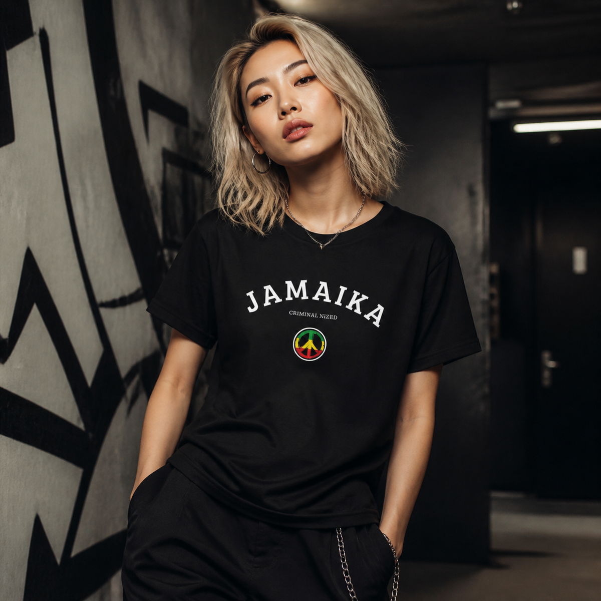Jamaika Graphic T-Shirt Damen Model Frontansicht - KI-generierte Darstellung