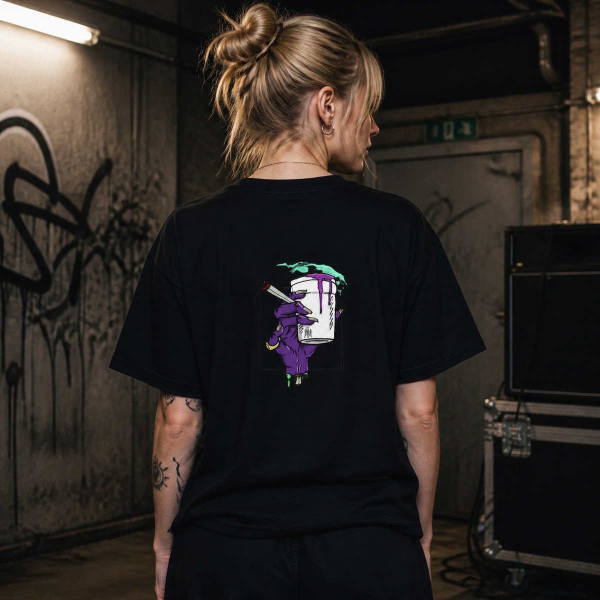 Lean Back and Relax T-Shirt Damen Model Rückenansicht - KI-generierte Darstellung