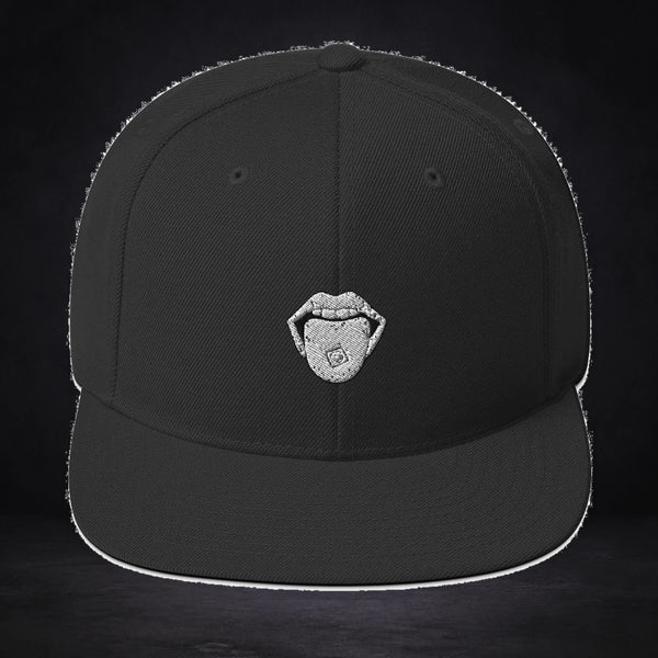 Acid trip Snapbackcap Cap von NiZED, Produktansicht mit Design vor dunklem Betonhintergrund