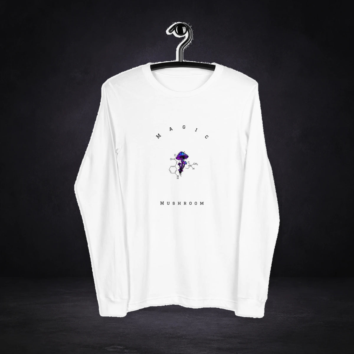 Magic Mushroom Longsleeve von NiZED, Vorderansicht mit Designprint vor dunklem Betonhintergrund