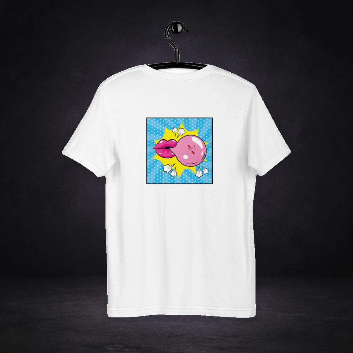 Bubble Graphic T-Shirt Design 2 von NiZED, Rückansicht mit Designprint vor dunklem Betonhintergrund