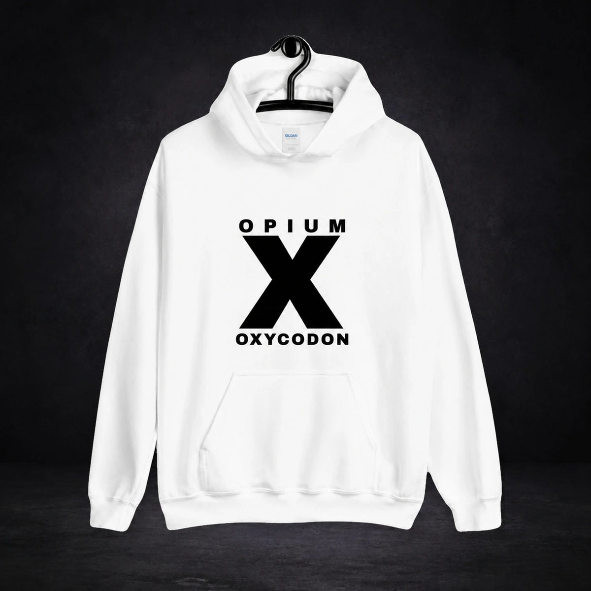 Opium Bliss Highcodon Hoodie – Vorderansicht auf dunklem Betonhintergrund