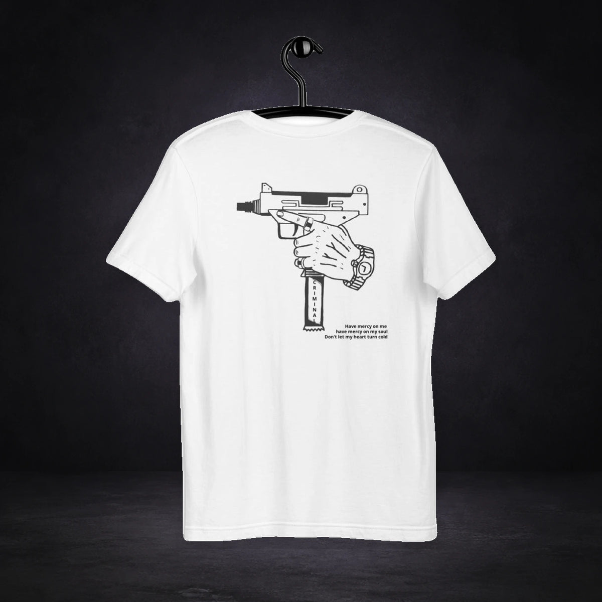 Pop Smoke Graphic T-Shirt Design 2 von NiZED, Rückansicht mit Designprint vor dunklem Betonhintergrund