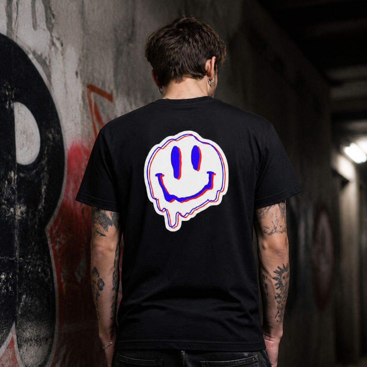 RAVE Graphic T-Shirt Herren Model Rückenansicht - KI-generierte Darstellung