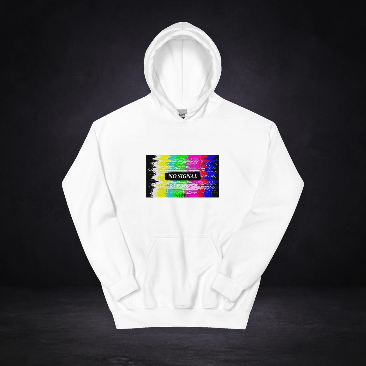 Signal Graphic Hoodie von NiZED, Vorderansicht mit Designprint vor dunklem Betonhintergrund
