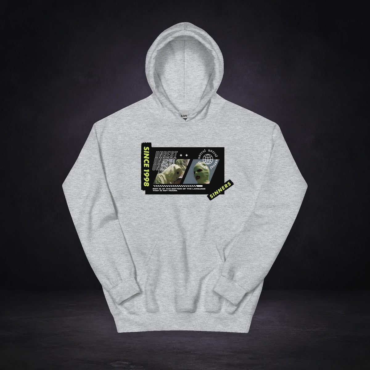 Sinners Graphic Hoodie von NiZED, Vorderansicht mit Designprint vor dunklem Betonhintergrund