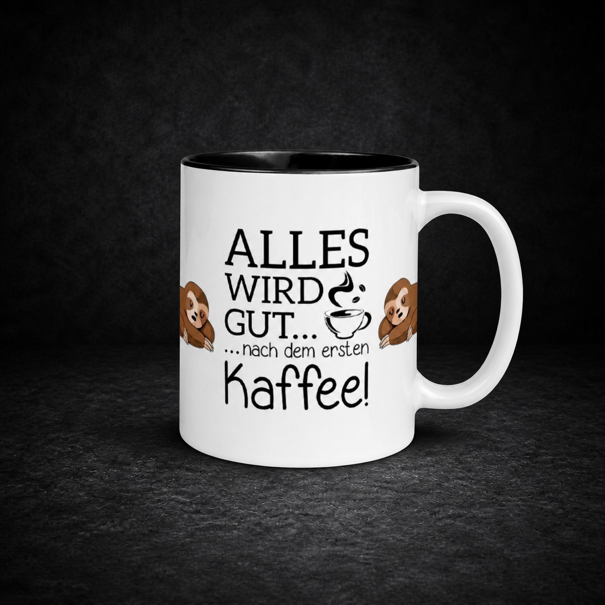 Alles wird mit Kaffee gut Tasse vor dunklem Betonhintergrund