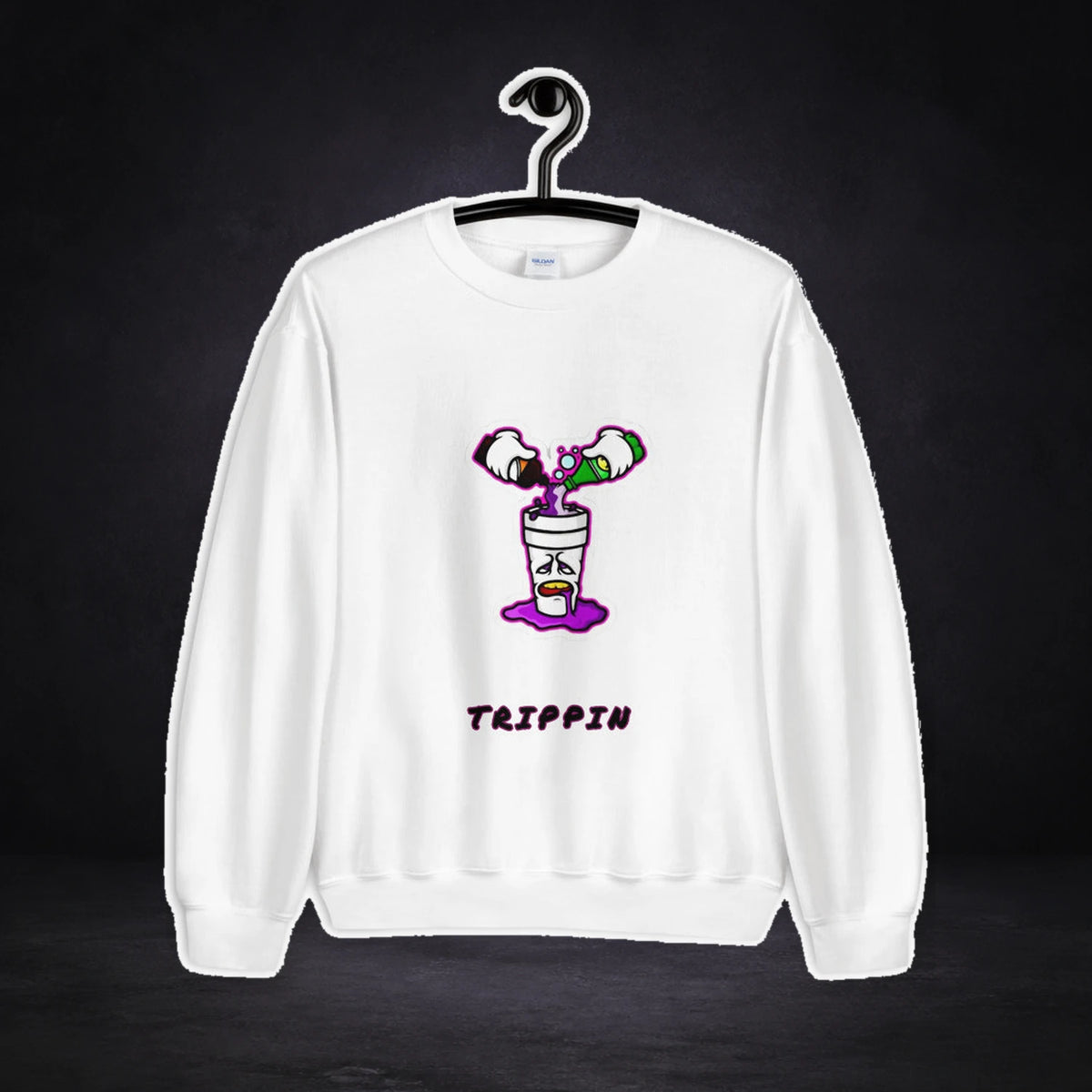 Trippin Tonic Sweater - Statement Streetwear von NiZED, Vorderansicht mit Designprint vor dunklem Betonhintergrund