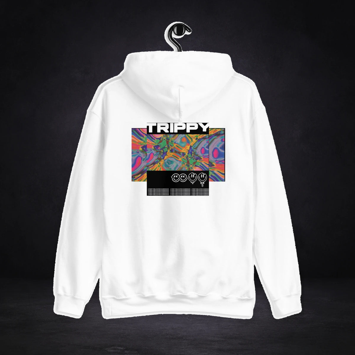 Trippy Love Hoodie von NiZED in Weiß, Rückansicht mit Designprint vor dunklem Betonhintergrund