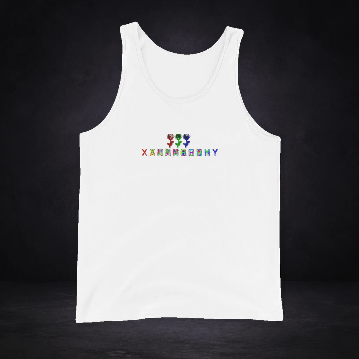 Xanax Anarchy Tank Top von NiZED, Vorderansicht mit Designprint vor dunklem Betonhintergrund