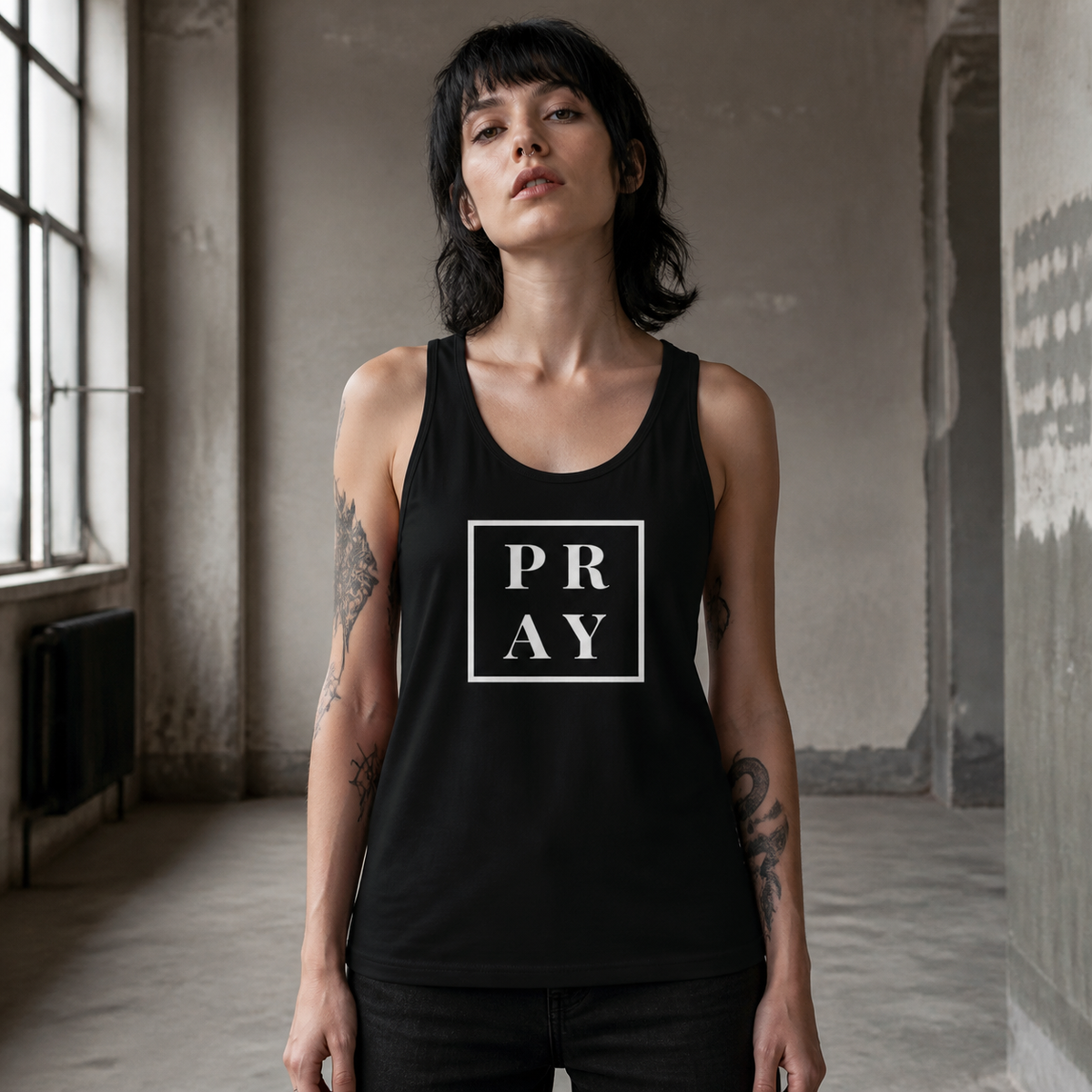 Pray Graphic Tank Top Design 2 Damen Modellansicht - KI-generierte Darstellung