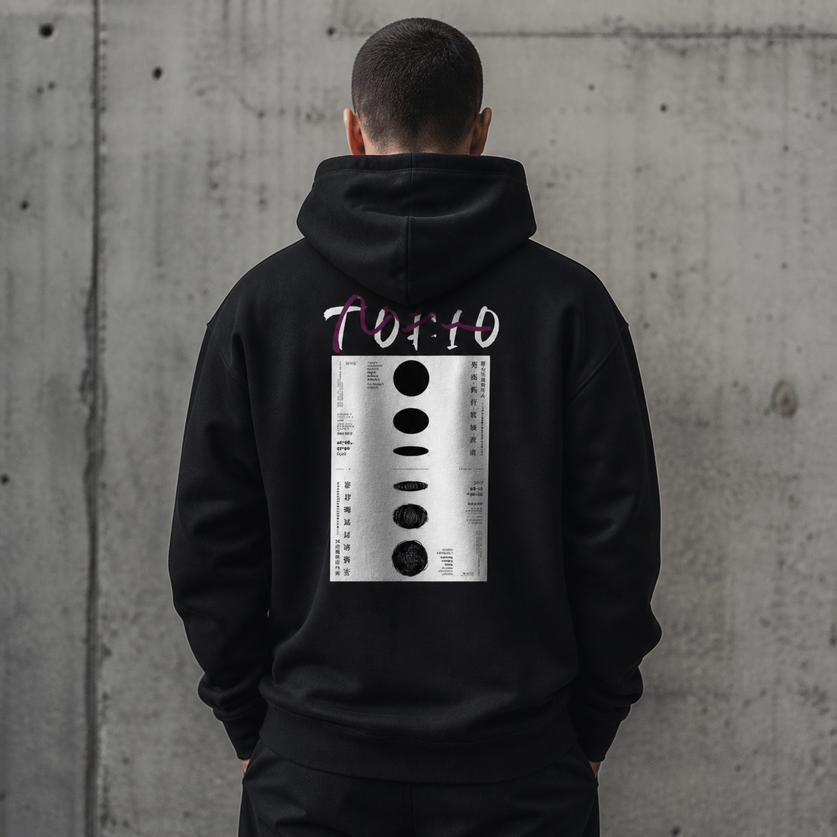 Tokio Graphic Hoodie Herren-Modell Rückansicht – KI-generierte Darstellung