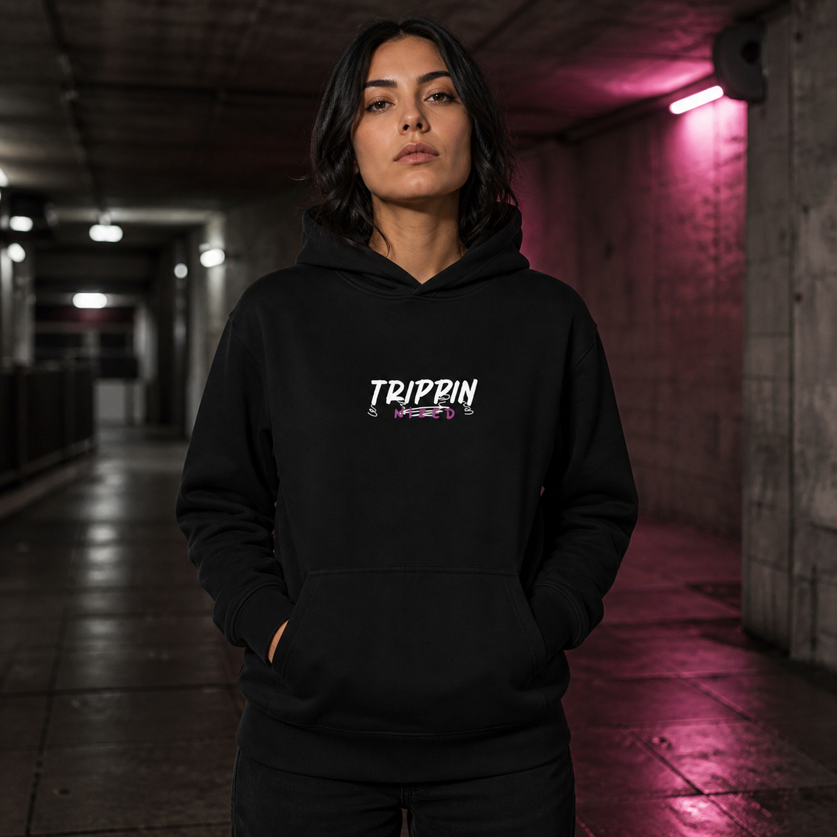 Trippin Graphic Hoodie Damen Modell Frontansicht – KI-generierte Darstellung
