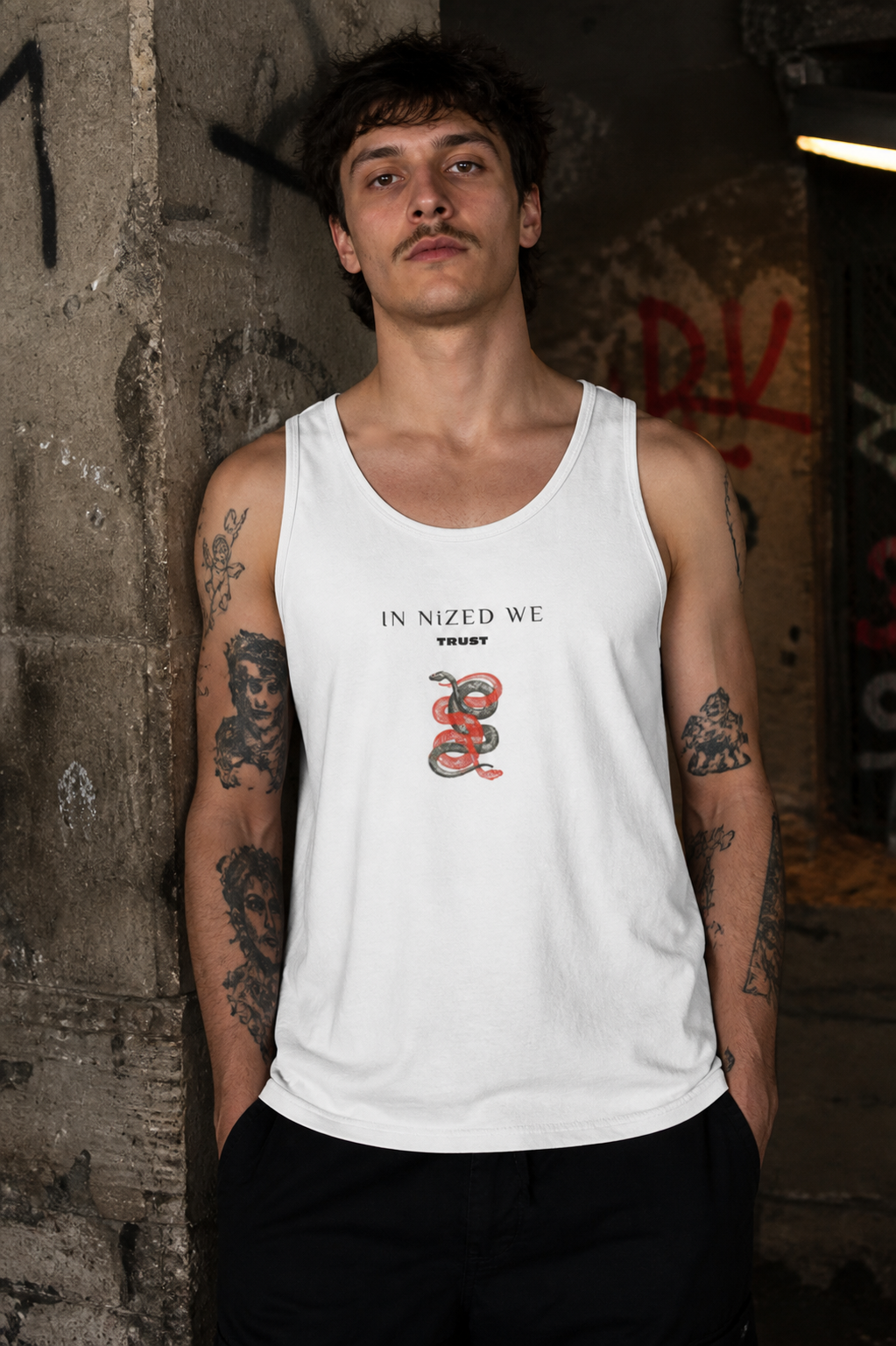 Trust Graphic Tank Top Design 2 von NiZED am männlichen Model - KI-generierte Darstellung