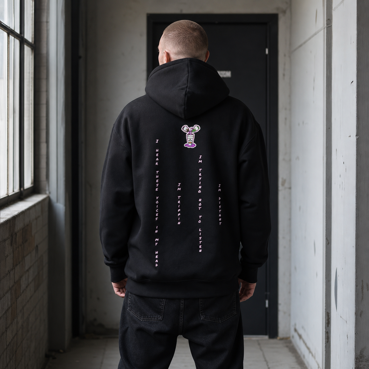 Vierneun 040trippin Hoodie Herren Rückenansicht – KI-generierte Darstellung