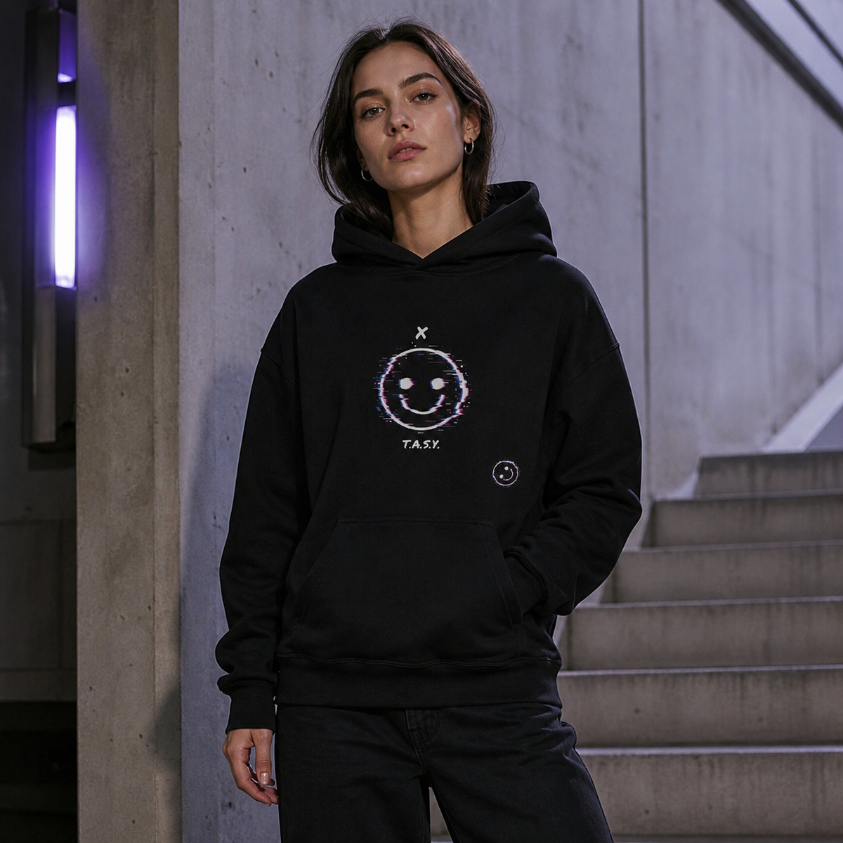 Xtasy Graphic Hoodie Damen Modell Frontansicht – KI-generierte Darstellung