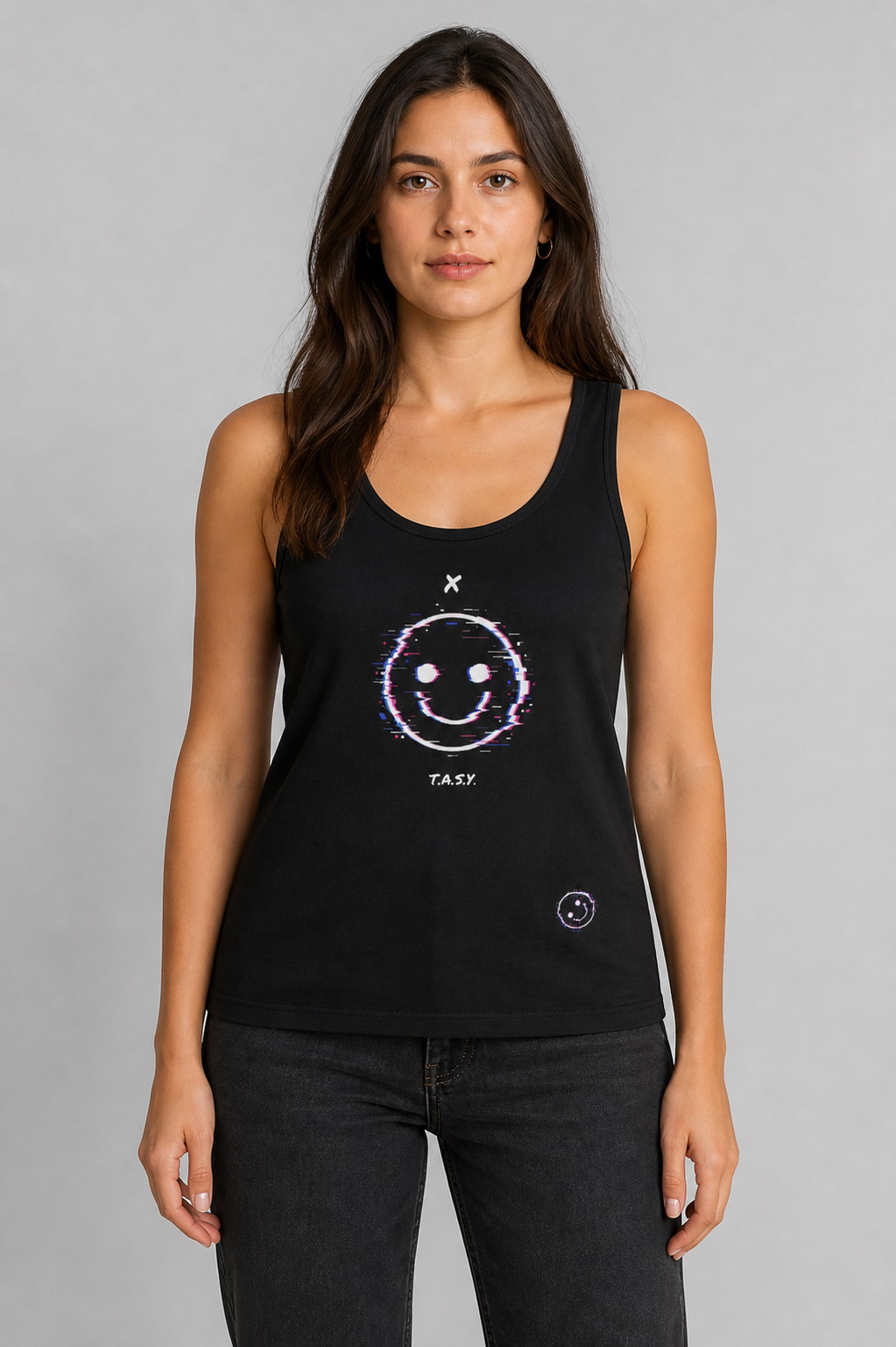 Xtasy Tank Top von NiZED am weiblichen Modell, Vorderansicht – KI-generierte Darstellung