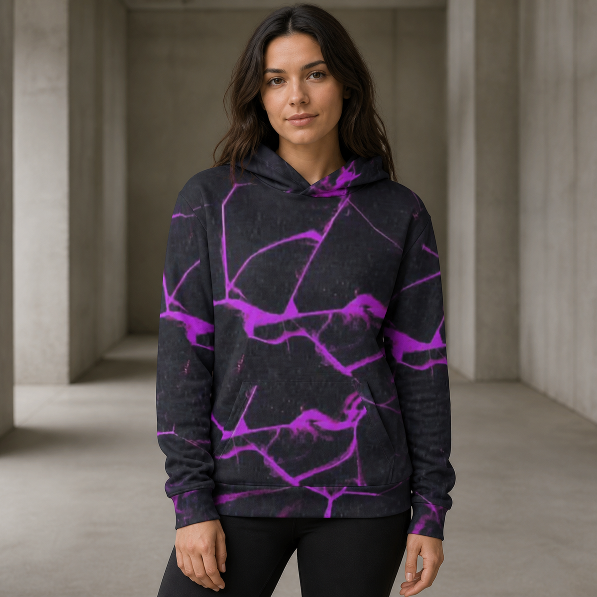 Xyphez Graphic Hoodie Damen Modell Frontansicht – KI-generierte Darstellung