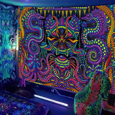 Polkadot Phantasie Schwarzlichtposter von NiZED als Schwarzlicht Poster und Blacklight Wanddeko