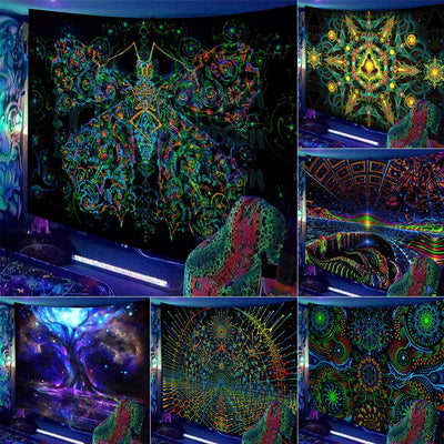 Organic Schwarzlichtposter von NiZED als Schwarzlicht Poster und Blacklight Wanddeko