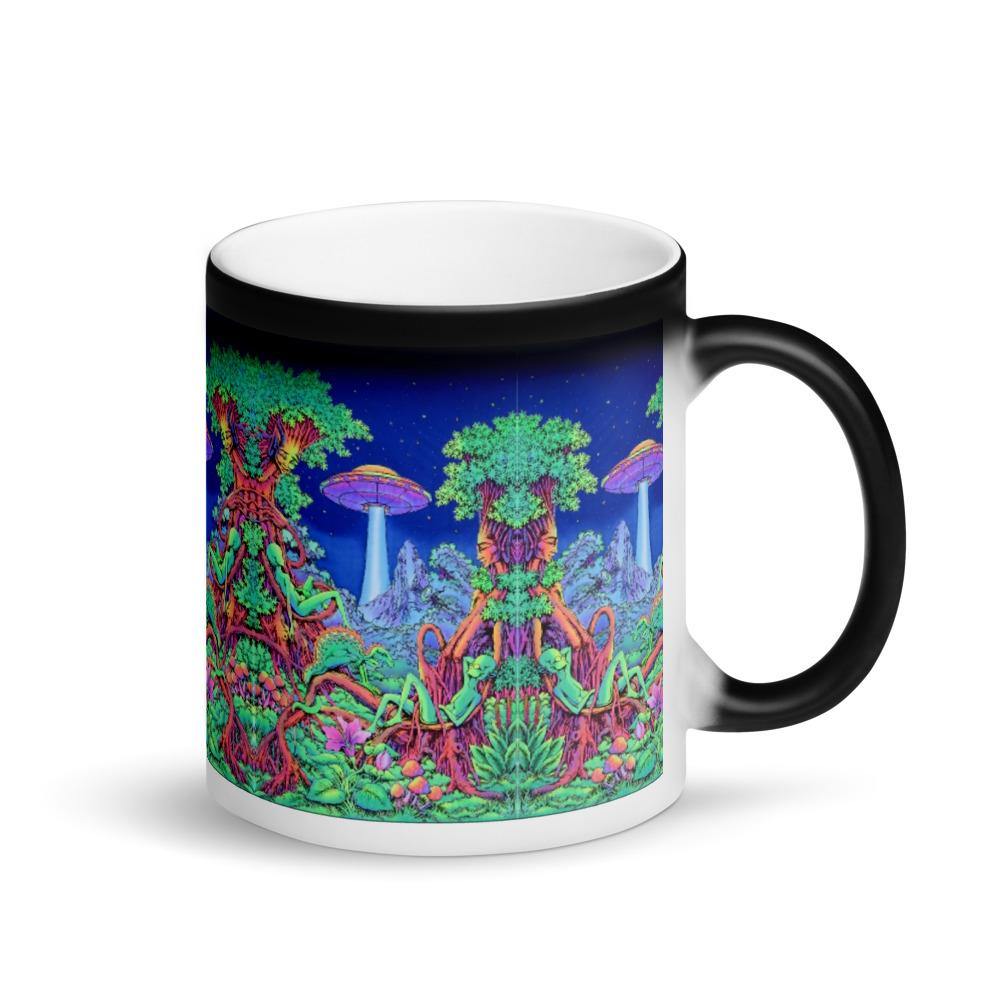 Trippy alien invasion matte black magic mug