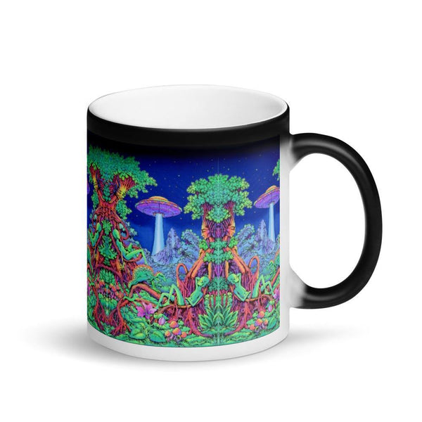 Trippy alien invasion matte black magic mug